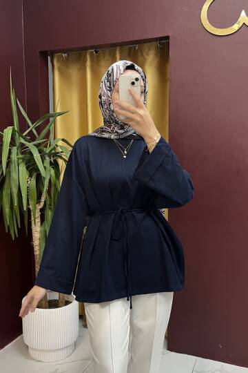 Dikiş Detaylı Yırtmaçlı Sweatshirt Lacivert