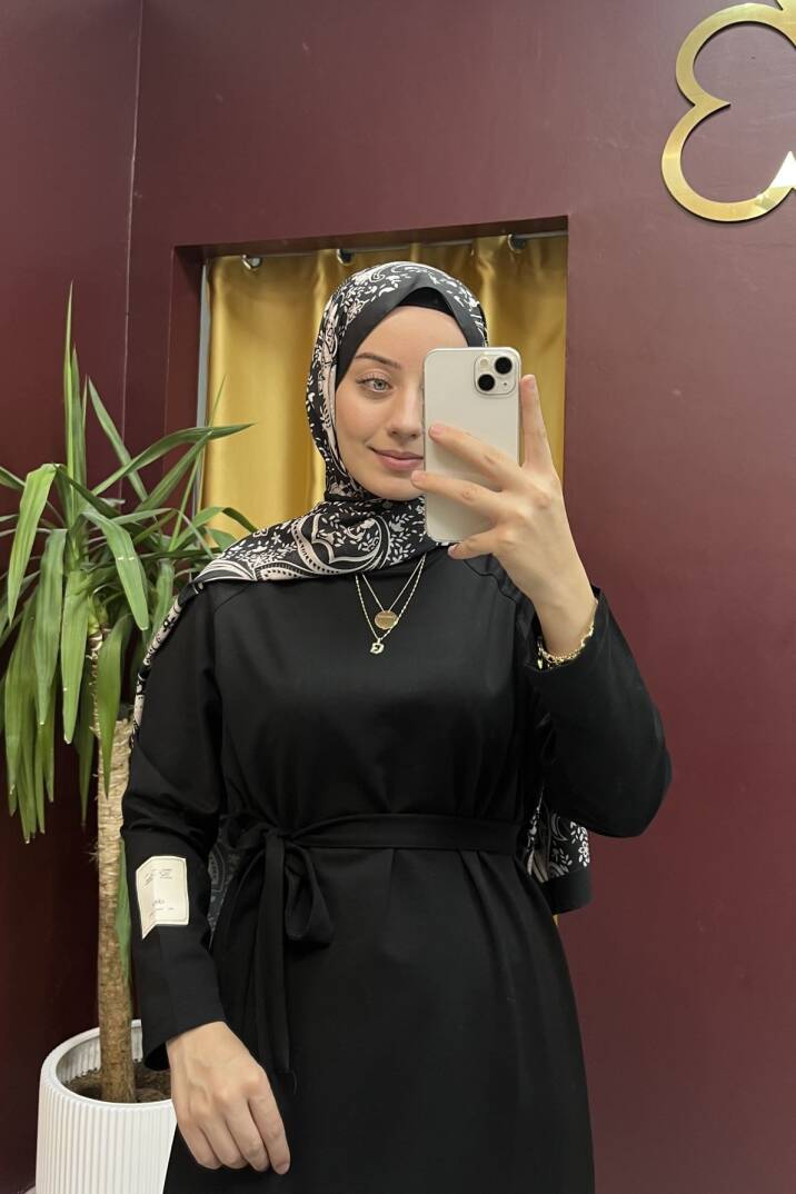 Kolu Etiket Detaylı Elbise - 8