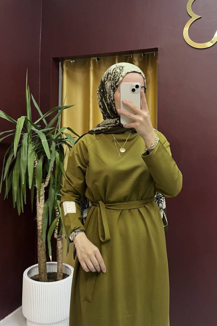 Kolu Etiket Detaylı Elbise - 2