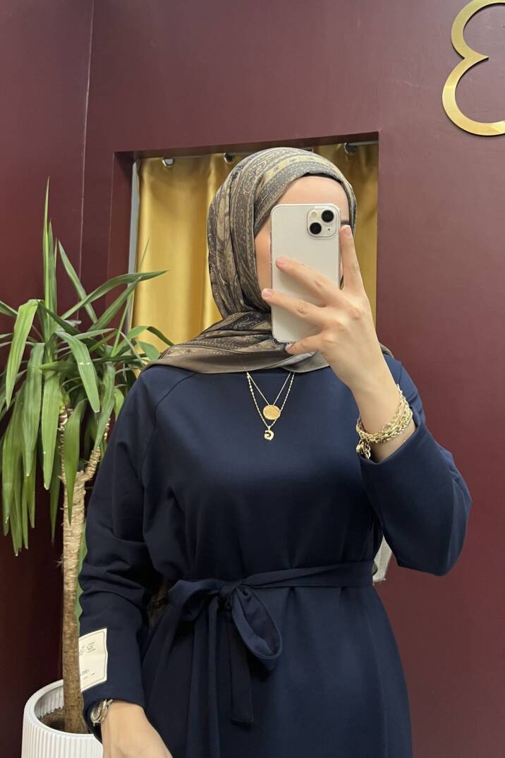 Kolu Etiket Detaylı Elbise - 14