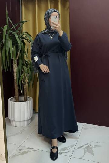 Kolu Etiket Detaylı Elbise - 20