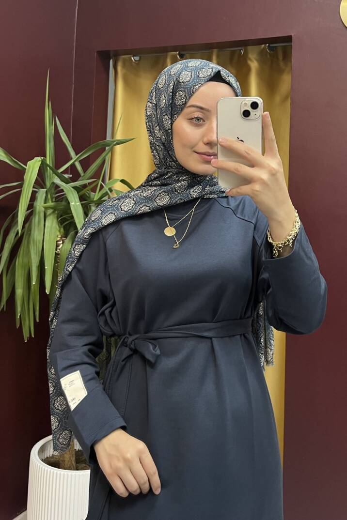 Kolu Etiket Detaylı Elbise - 22