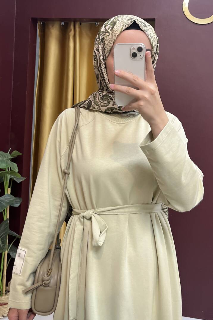 Kolu Etiket Detaylı Elbise - 25