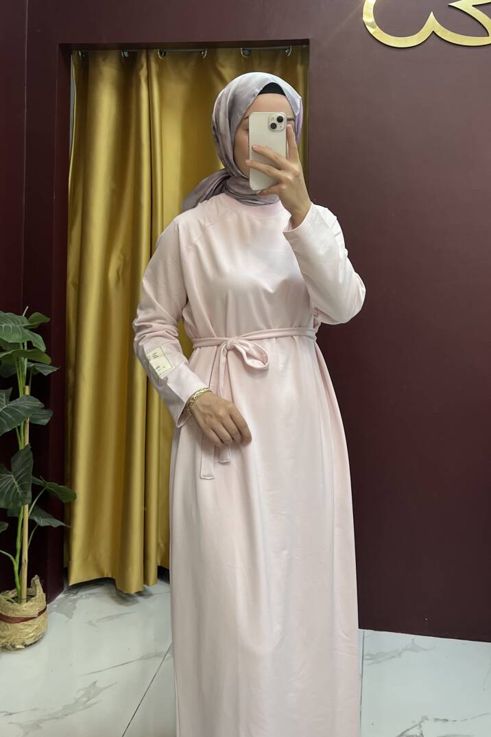 Kolu Etiket Detaylı Elbise - 28