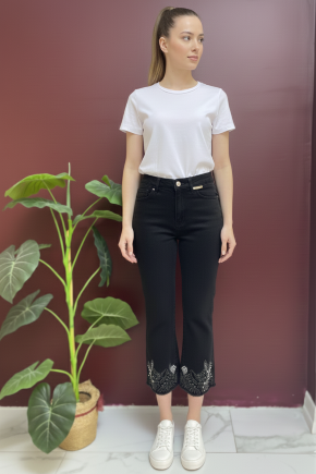 Paçası Nakış ve Boncuklu Kot Pantolon